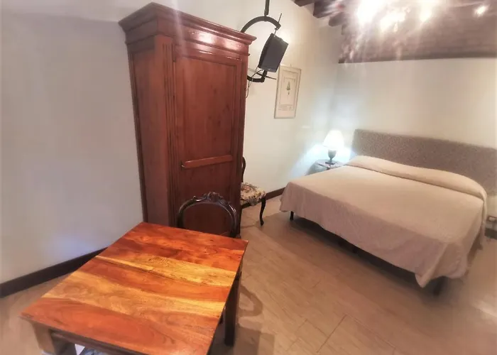 아파트 Canal View Flat *