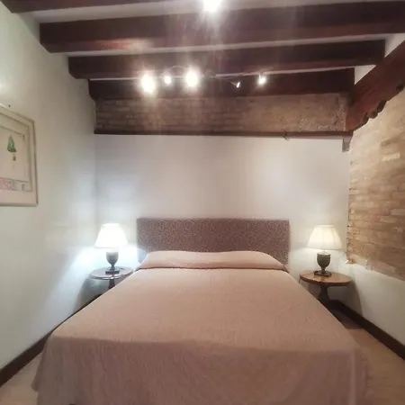 Canal View Flat Венеция