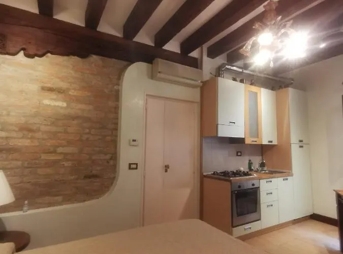 Canal View Flat Venice